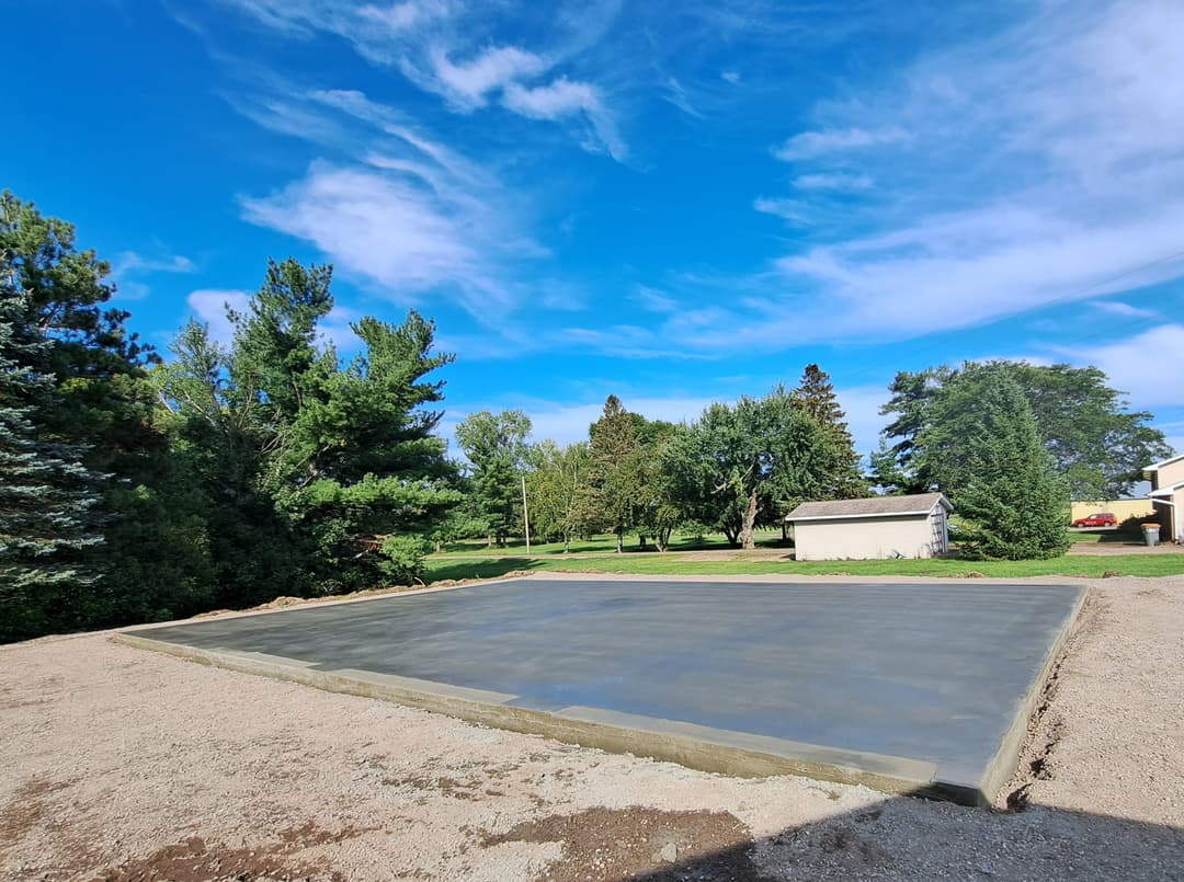 picture of a newly installed commercial concrete driveway
